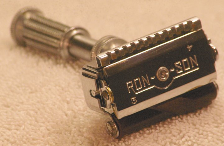 Ronson Razor, Double Edge, Self Stropping, from 1931 Ronson Razor, Double Edge, Self Stropping, from 1931