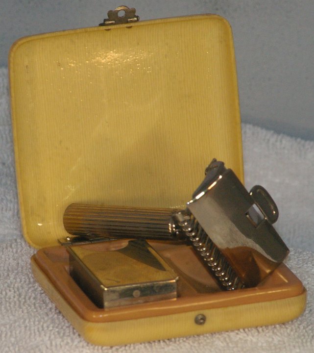 GEM 1912 Style Razor, 1925 Triumph French Ivory Set GEM 1912 Style Razor, 1925 Triumph French Ivory Set